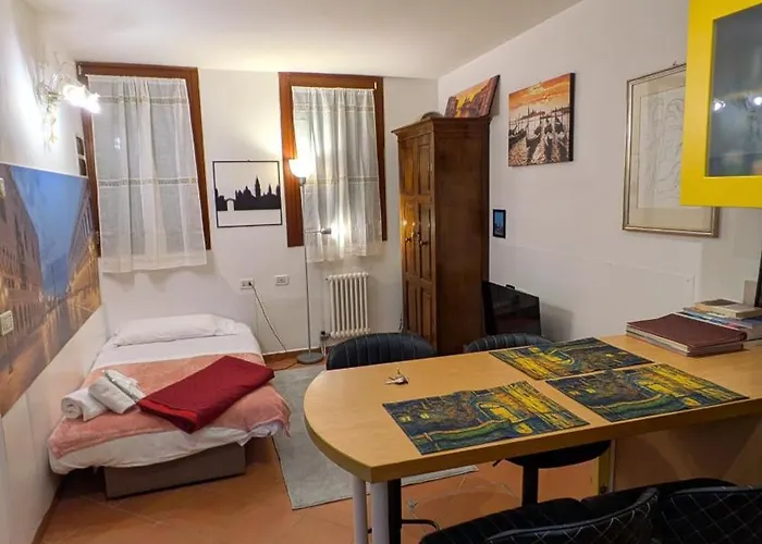 Ca'dei Nonni Canal View * Venedig