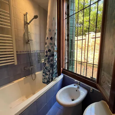 Ca'dei Nonni Canal View Apartment