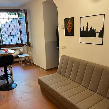 Ca'dei Nonni Canal View Apartment Venice
