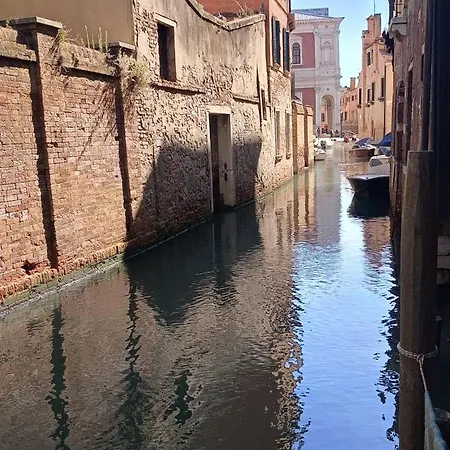 Ca'dei Nonni Canal View * Venice