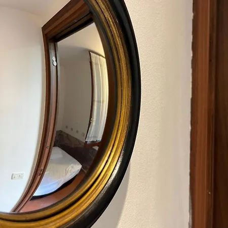 Ca'dei Nonni Canal View Apartment