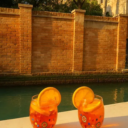 Ca'dei Nonni Canal View Daire