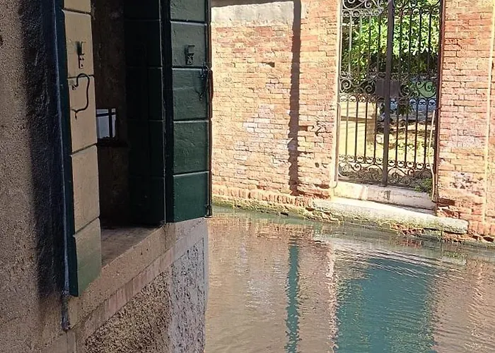 Ca'dei Nonni Canal View
